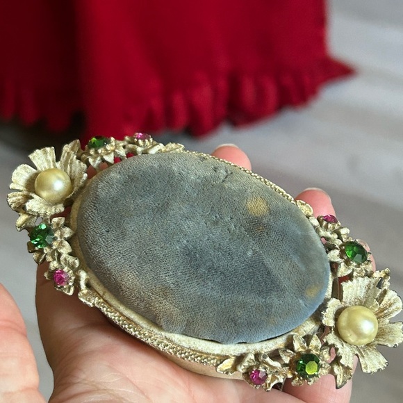 Vintage 1930 Elegant Victorian and Gemstone Floral Brooch 👰 - Picture 1 of 7